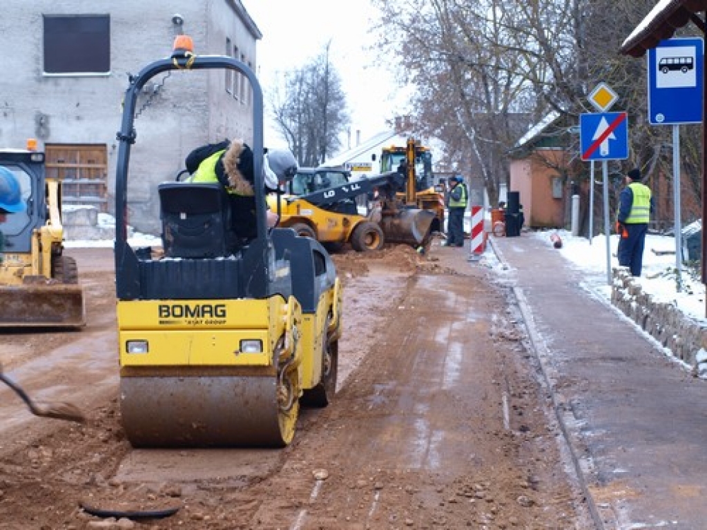 Galvenā iela kā karalauks. Jelgavas iela autotransporta kustībai būs slēgta ilgu laiku. 