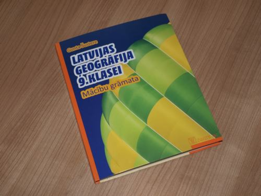 NO NĀKAMĀ MĀCĪBU GADA. Skolā jauno grāmatu varēs izmantot no nākamā mācību gada.  