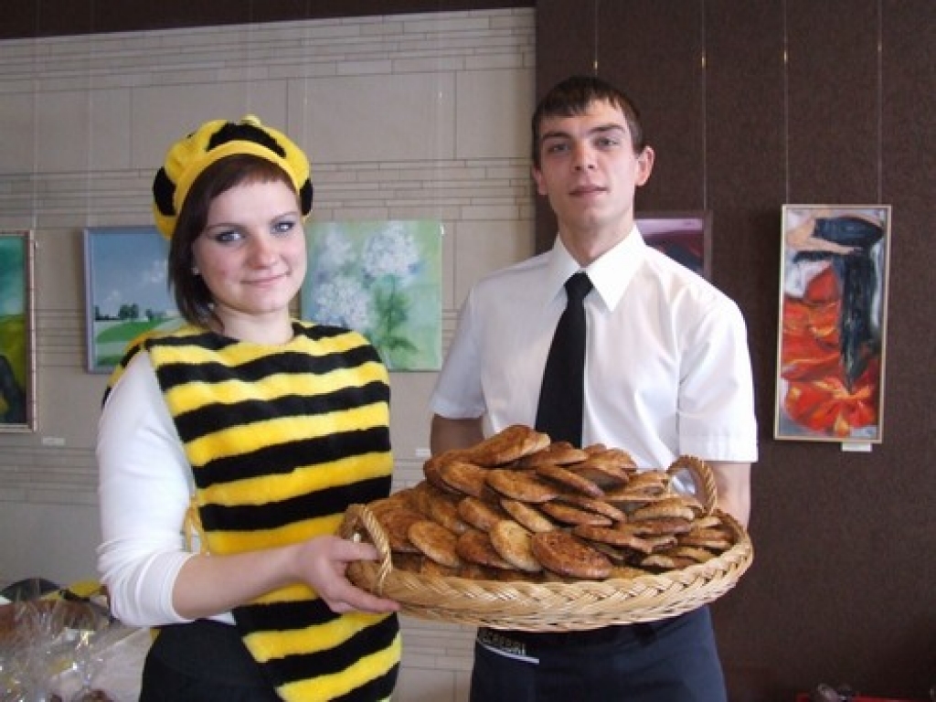 Aizkraukles novada kultūras namā 17. februārī notika pirmais vietējās pārtikas amatniecības festivāls “Gardēdis 2012”. To rīkoja biedrība “Aizkraukles rajona partnerība” sadarbībā ar Aizkraukles vēstures un mākslas muzeju “Kalna Ziedi” un...
