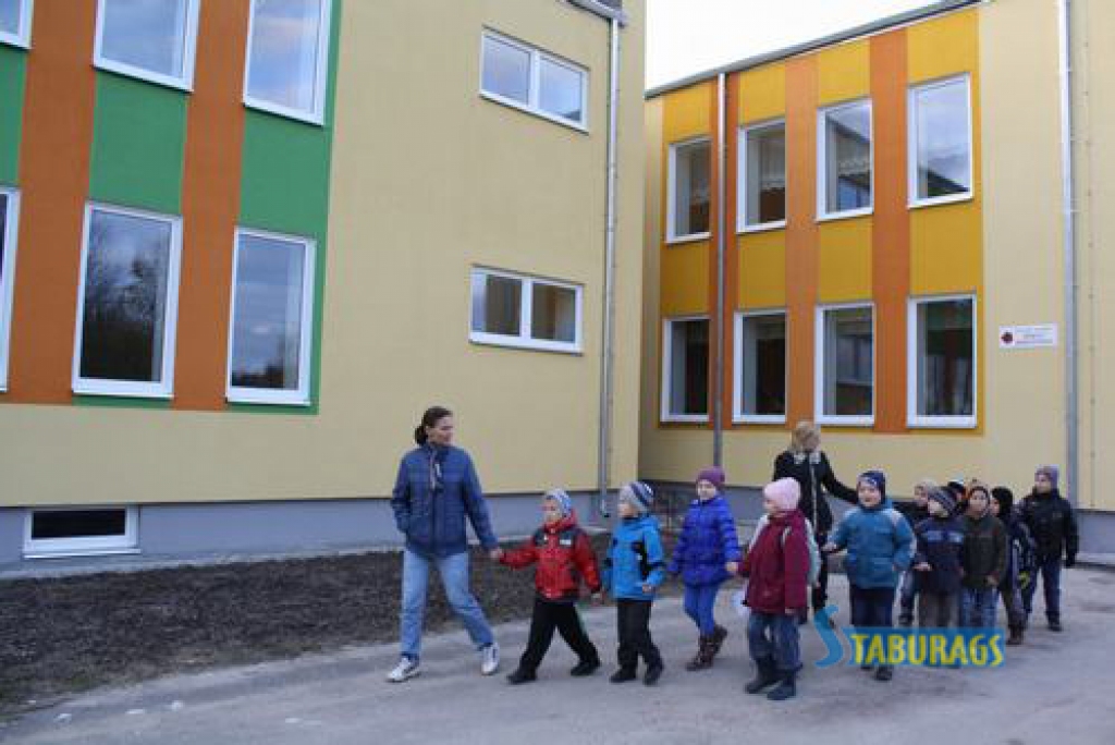 SKAISTS UN KRĀSAINS tagad ir bērnudārzs “Bērziņš”. Tas patīk arī grupas “Žubīte” audzēkņiem un skolotājām. 