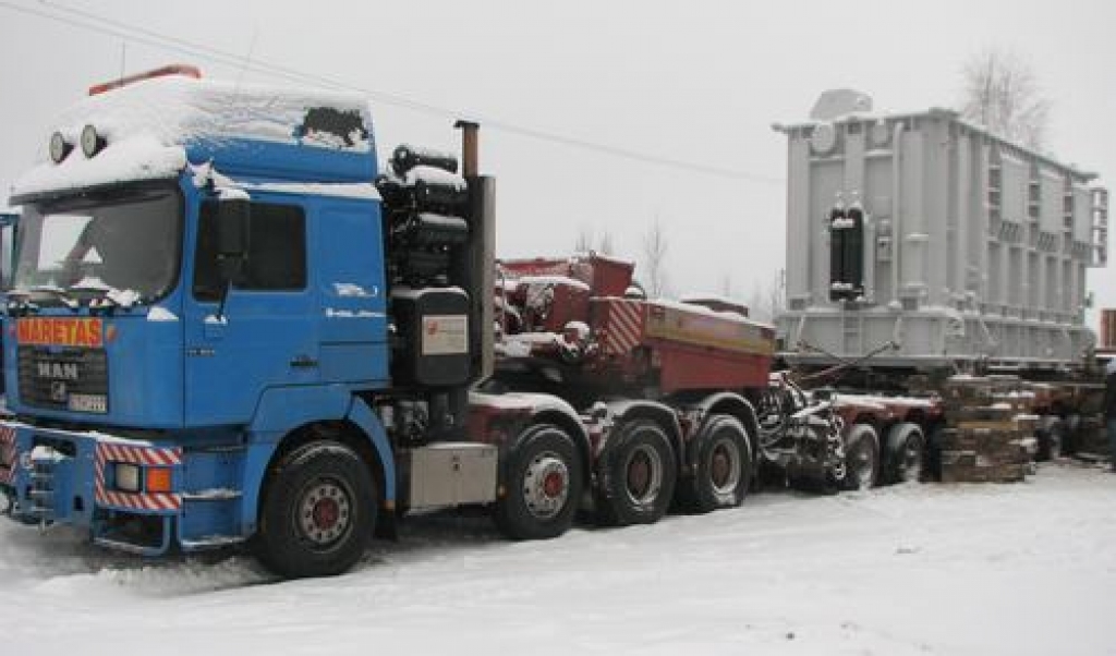 Vakar Pļaviņu hidroelektrostacijā nogādāts 147 tonnas smags transformators, kurš izgatavots Zaporožjē Ukrainā. Līdz pavasara paliem to plānots sagatavot darbam un uzstādīt.
