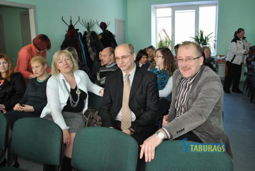 Latvijas Sarkanā Krusta (LSK) Aizkraukles komitejas konferencē tās pārstāvji sniedza pārskatu par 2010. — 2012. gadu, ievēlēja jaunu padomi un revīzijas komisiju. Par LSK Aizkraukles komitejas padomes priekšsēdētāju atkārtoti ievēlēja...
Autors: Guna Mikasenoka