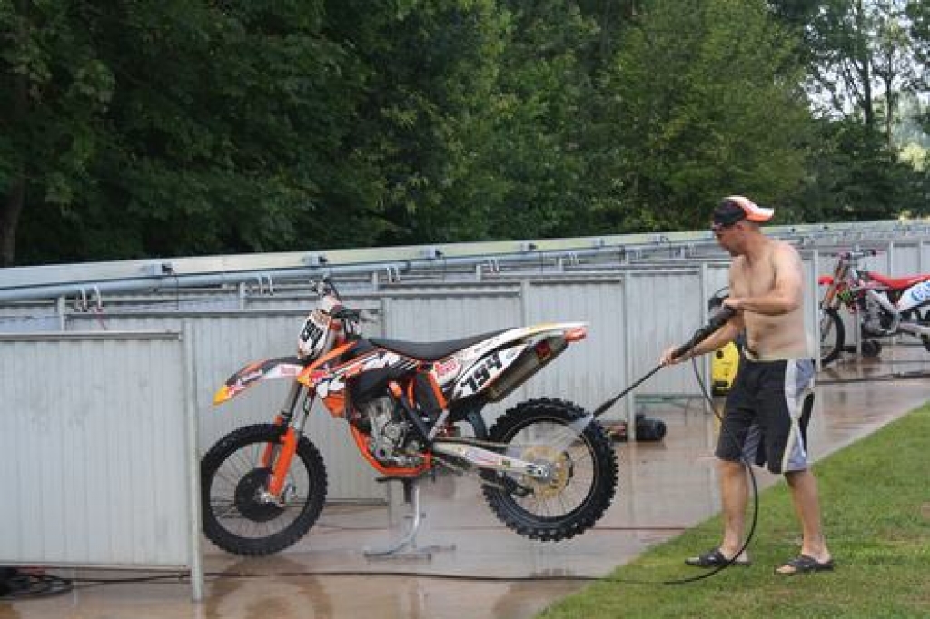 Aizvadītās nedēļas nogalē, sestdien un svētdien, tikai dažus desmitu kilometru no bijušā Aizkraukles rajona robežas, Stelpē, mototrasē “Pīlādzis” norisinājās Austrumeiropas zonas sacensības MX65 un MX85 klasē.  MX65 klasē piedalījās mūsu...