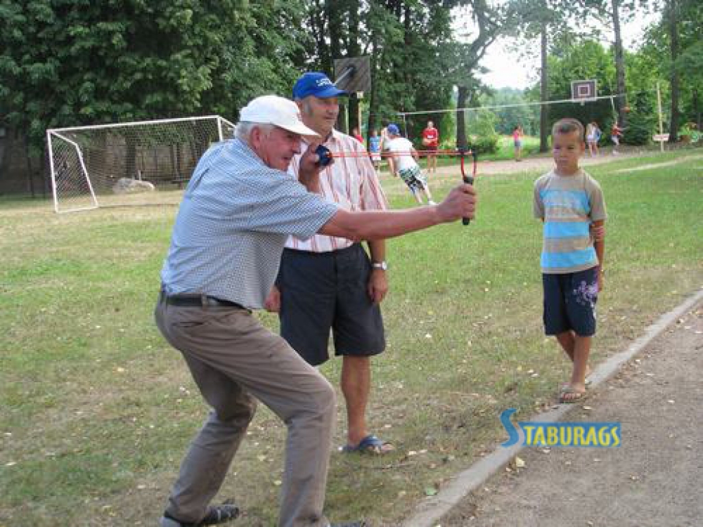 Aizvadītajā nedēļas nogalē Jaunjelgavas novada sporta svētkos Secē aktīvas atpūtas cienītājiem bija iespēja piedalīties jautrās un asprātīgās atrakcijās, pārbaudīt redzes asumu, roku veiklību un izturību. 