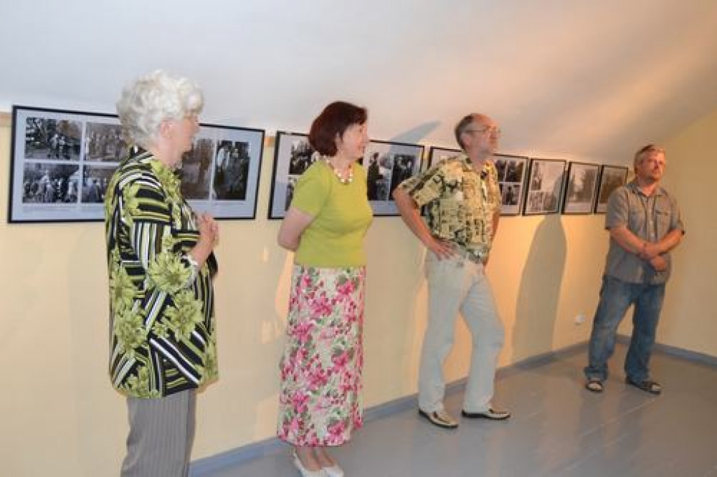 Vakar Skrīveros, Andreja Upīša memoriālmājā, atklāja skolotājam un kultūras vēsturniekam Leonīdam Antonam veltītu piemiņas fotoizstādi. Izstādes atklāšanā piedalījās viņa audzēkņi, bijušie kolēģi un sieva — pensionētā skolotāja Ilga...
