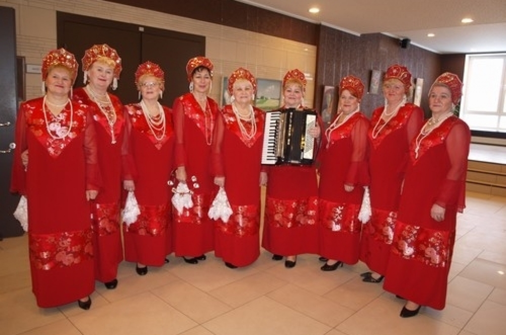 Aizkraukles novada kultūras nama senioru vokālais ansamblis “Maļinovij Zvon”