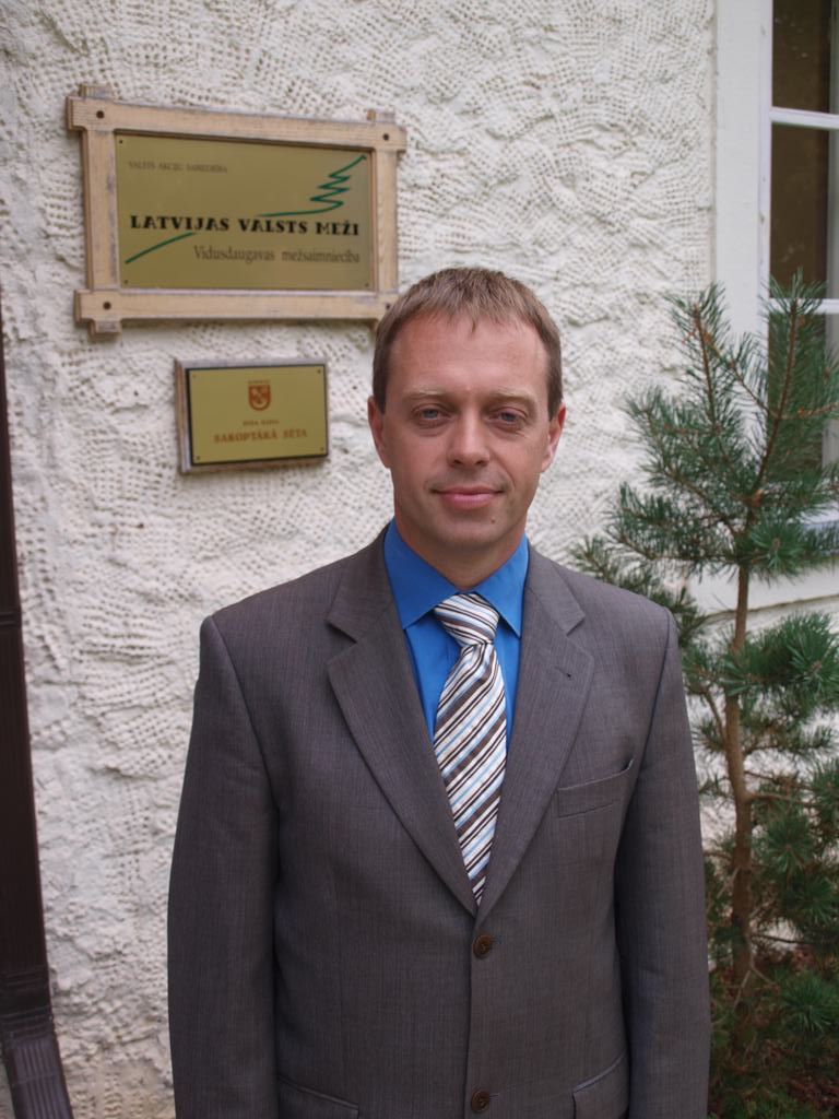 KATRU DIENU UZ RITEŅIEM. Aizkraukles novada domes deputāts Jānis Belickis dzīvo Sērenes pagastā, bet strādā  a. s. “Latvijas valsts meži” Vidusdaugavas mežsaimniecībā par izpilddirektoru. 
Autors: Indulis Burka