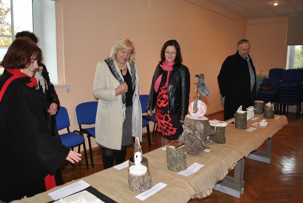 Viens no četrpadsmit. Lielākajai daļai atnākušo īpaši patika melnais krauklis — gudrības, spēka un drosmes simbols. 
Autors: Līga Patmalniece