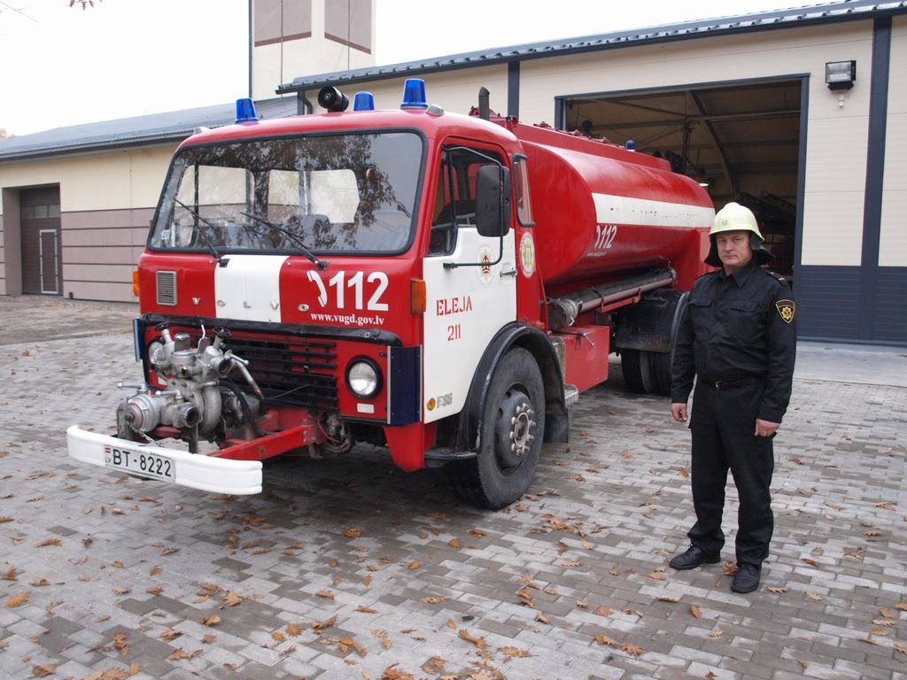 Autovadītājs Vladimirs Maskovs, viens no ugunsdzēsējiem, kurš stūrēs ūdensvedēju. Viņš uzskata, ka šis auto aizkraukliešiem ir vērtīgs ieguvums.
Autors: Indulis Burka