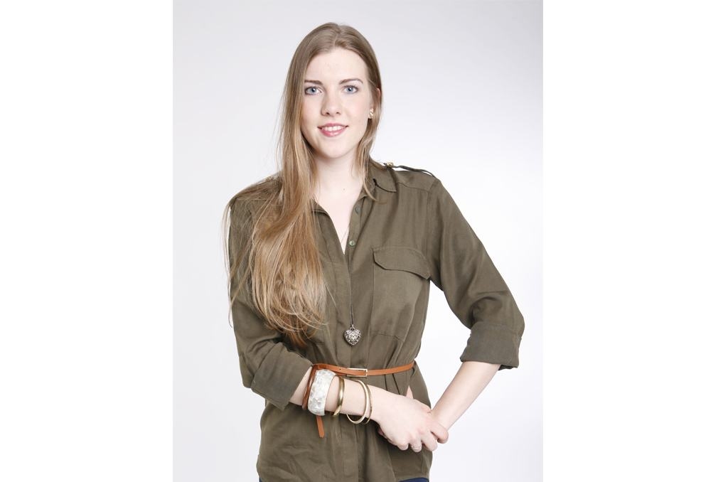 Normāla meitene. Beāte Klipa ada, lasa grāmatas, gatavo ēdienu, ravē dārzu, kā arī skrūvē mašīnas un brauc autokrosā.
Autors: no Beātes albuma