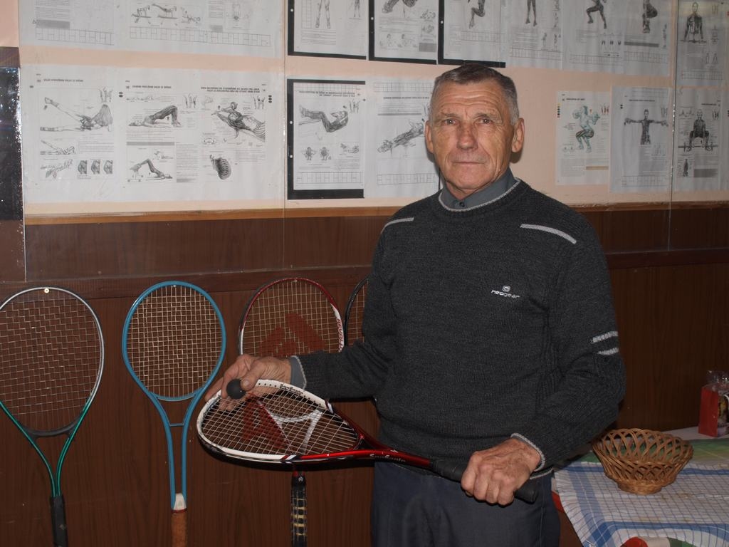 Aktīvs pensionārs. Pēteris Kalniņš visu mūžu ir bijis skolotājs, tagad ir izveidojis pirmo skvoša laukumu reģionā un joprojām aktīvi sporto.
Autors: Jānis Ozoliņš