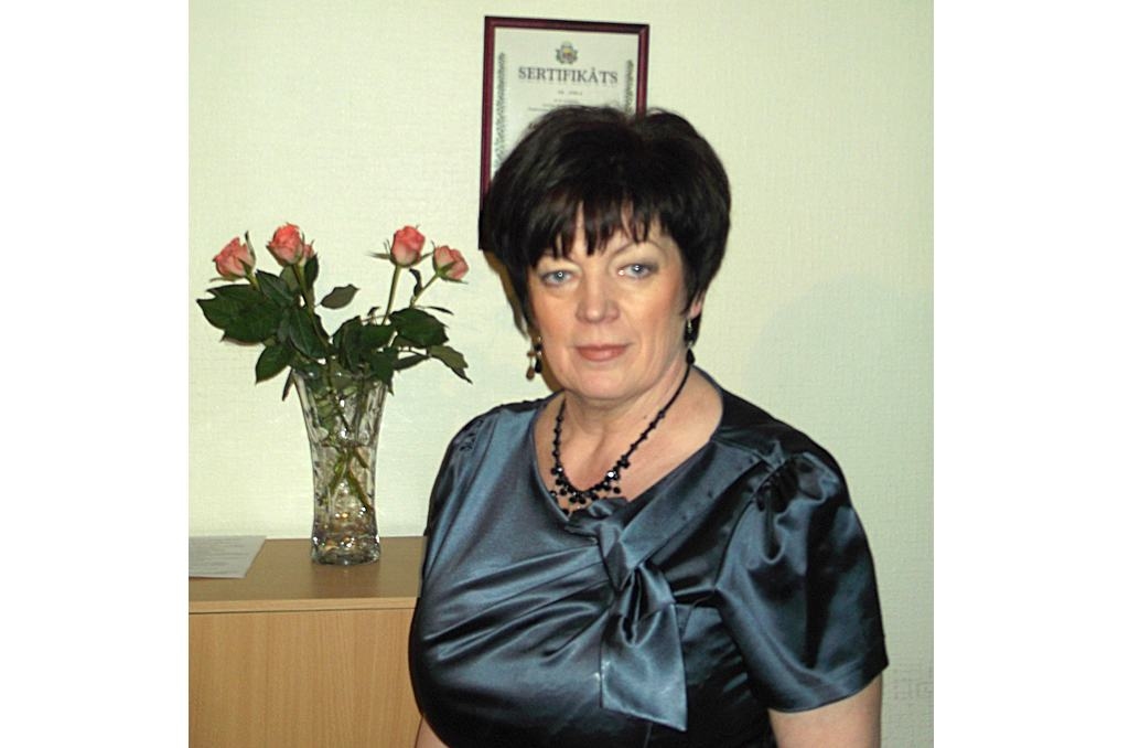 PATĪK PALĪDZĒT.  “Man sagādā prieku tas, ka es citiem varu palīdzēt,” saka ģimenes ārstes palīdze Ludmila Bankevica. 
Autors: no ģimenes albuma