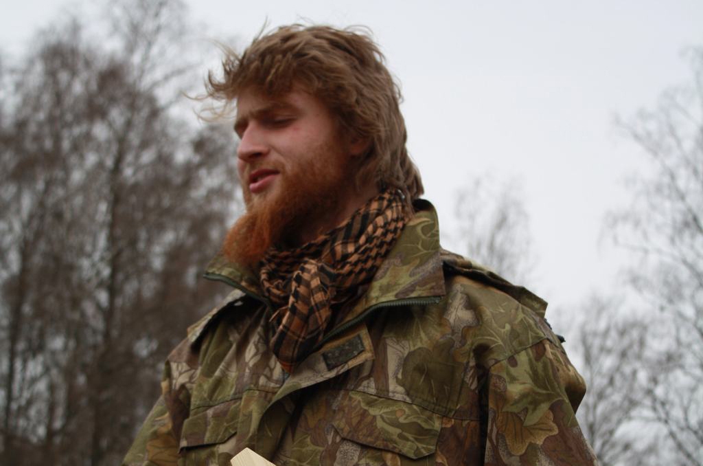 Pamāca, kā labāk. Ornitologs Andris Avotiņš stāsta, kā pareizi gatavot putnu būrīti.
Autors: Ginta Grincēviča