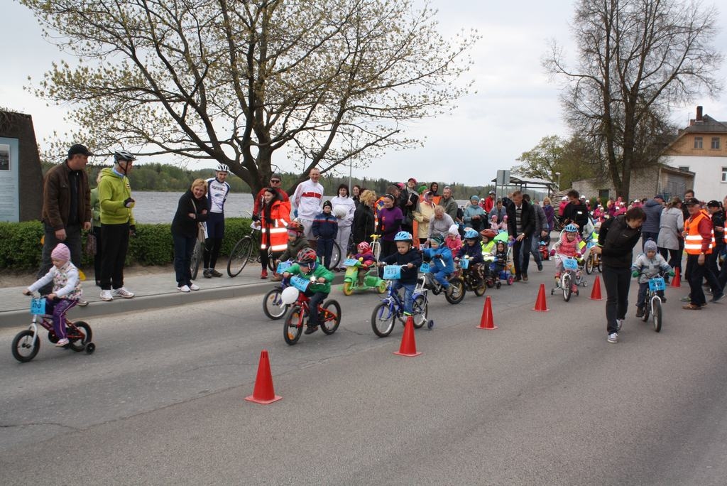 VISATBILDĪGĀKAIS STARTS jaunākajiem dalībniekiem, kuri piedalījās ļoti kuplā skaitā. Latvijā bērni tomēr ir!
Autors: Sandra Pumpure