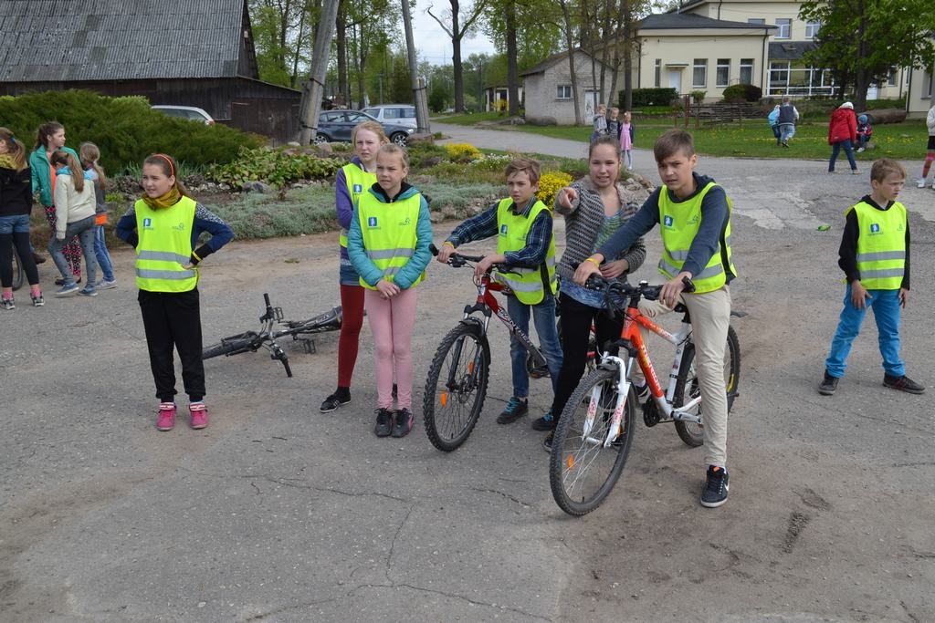 PIRMS STARTA. Vēl mirklis, un sacensību dalībnieki dosies distancē.
Autors: Indulis Burka