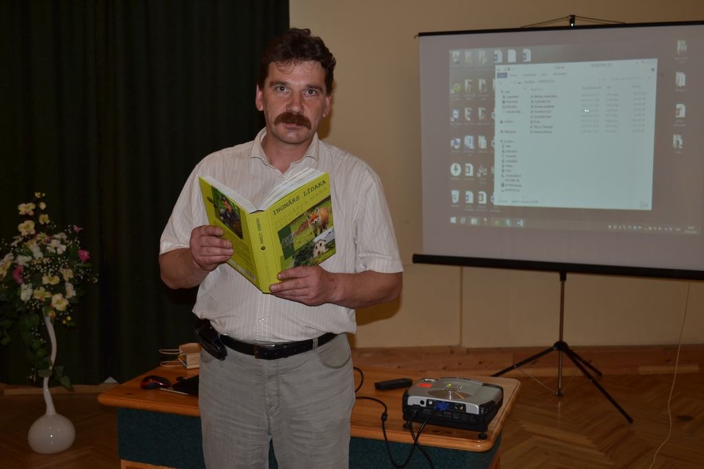 Par dzīvnieku un cilvēku attiecībām. “Grāmata jālasa arī lielākajiem mītu izplatītājiem — vecvecākiem,” saka Ingmārs Līdaka. 
Autors: Līga Patmalniece