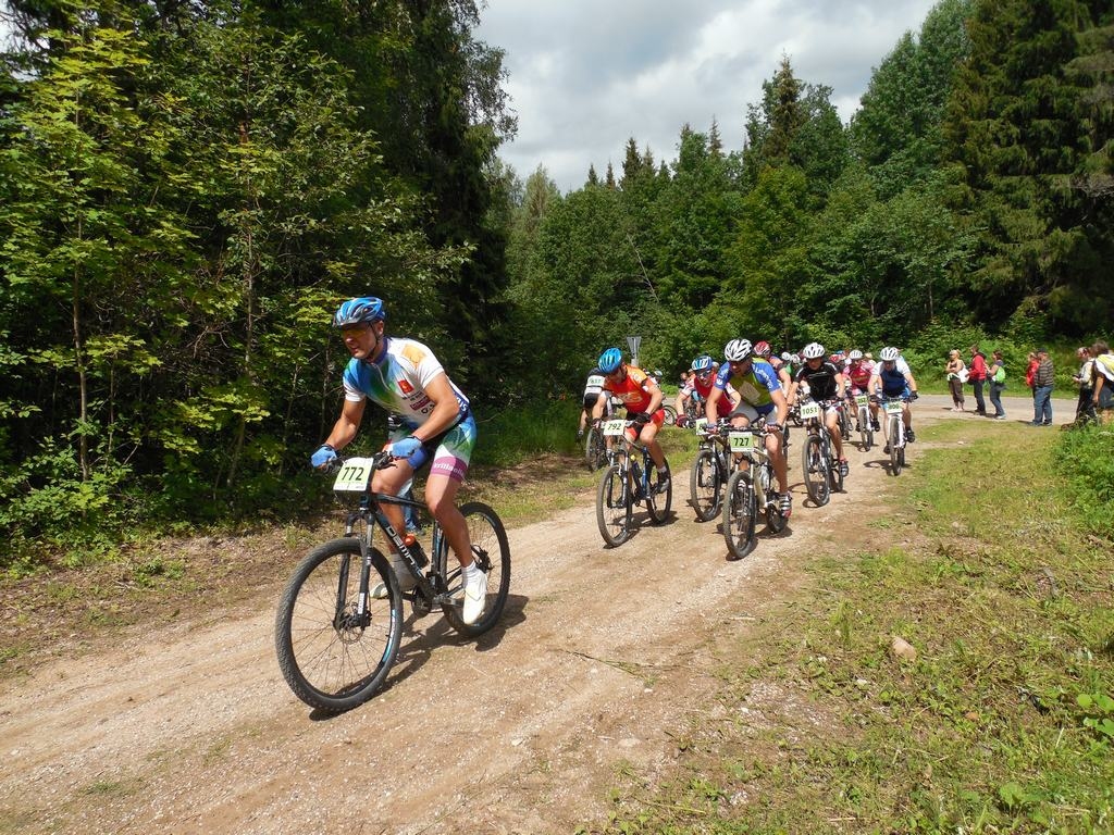 TIKAI UZ PRIEKŠU! Līdzjutēju atbalstīti, velobraucēji startēja kuplā skaitā.
Autors: Sandra Pumpure