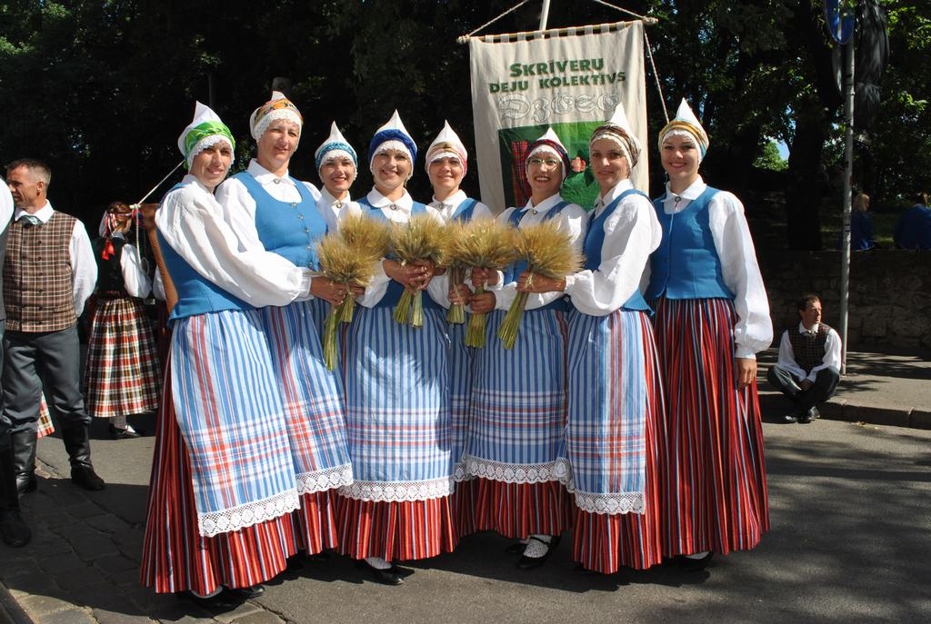 “Dzēse” Dziesmu un deju svētku gājienā Rīgā 2013. gadā.
Autors: no 