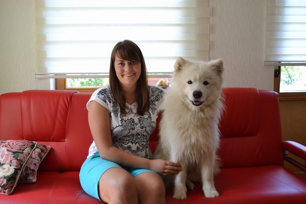 Prieks abu sejās. Žanete Vingre ar Taivo. Viņš būs vāka modelis žurnāla “Astes” augusta numuram.
Autors: Līga Patmalniece