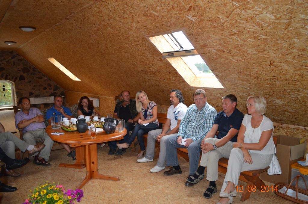 TIKŠANĀS LAIKĀ. Sarunās ar novada uzņēmējiem piedalījās arī Pļaviņu novada domes priekšsēdētāja Gunta Žilde (no labās).          
Autors: Kaspars Kokainis