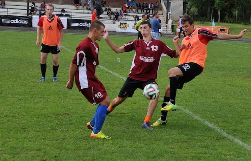 Cīnīsies lielajā finālā. Vienība “Sarkanie kraukļi” no Aizkraukles Balvu posma sacensības aizvadīja veiksmīgi un gatavojas finālam Jelgavā.
Autors: Romualds Vambuts