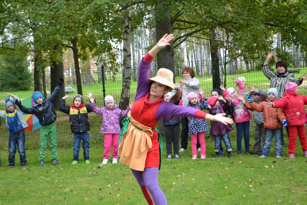 KĀRTĪGI IZSTAIPĀMIES! Olimpiskā diena ir vienīgais vispasaules pasākums, ko ik gadu organizē Olimpiskā kustība. Piektdien tajā piedalījās arī 
Aizkraukles pirmsskolas izglītības iestādes “Zīlīte” audzēkņi, kuri vingroja kopā ar Pepiju. 	                                                     
Autors:  Ginta Grincēviča