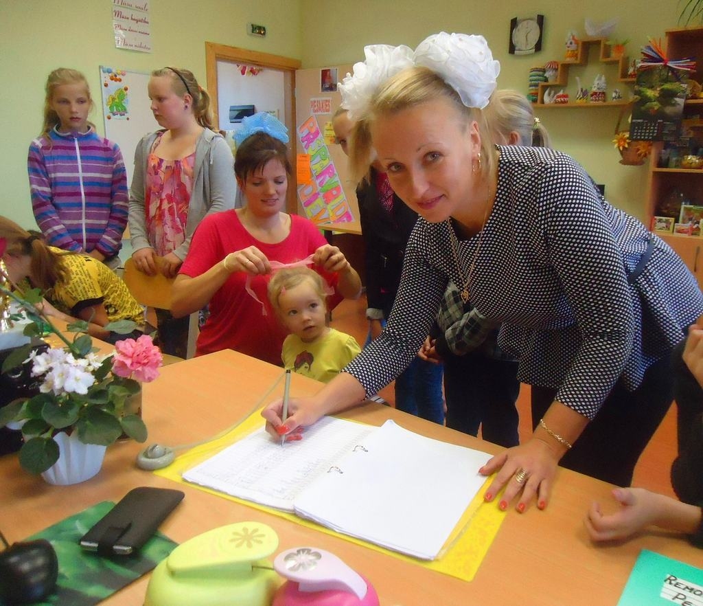 Pēc interesanti pavadītās dienas bērni atzinuši, ka skolotāja darbs tomēr ir grūts.         
Autors: no centra “Pepija” arhīva