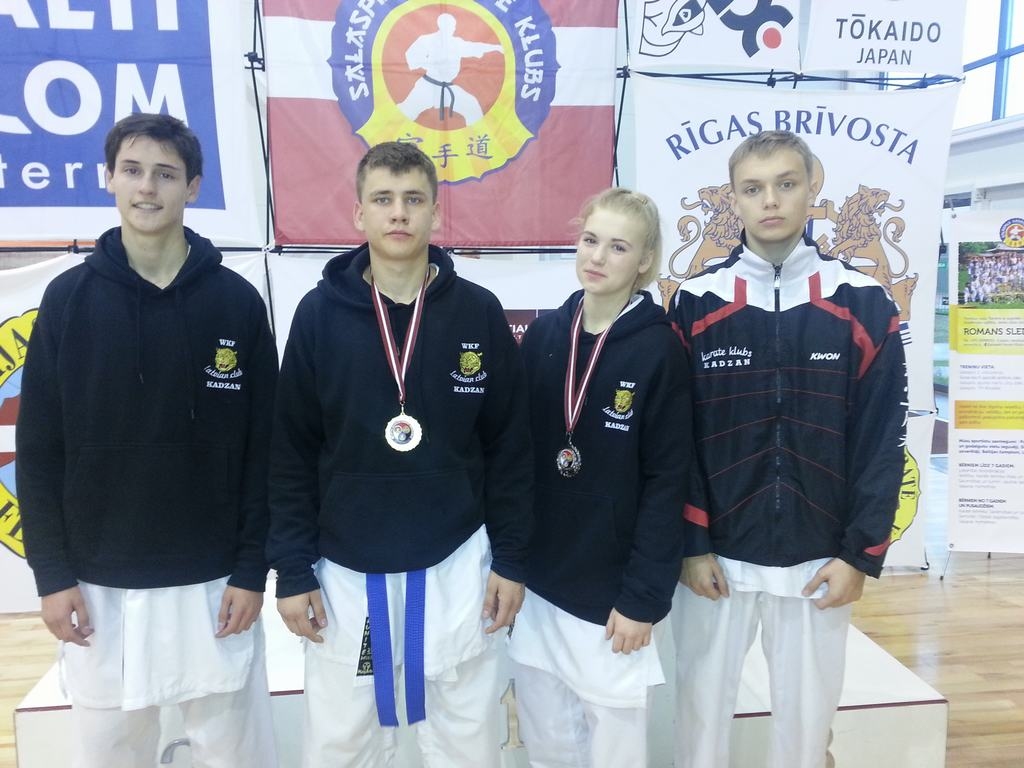 Latvijas karatē kluba “Kadzan” sportisti no sacensībām Salaspilī atgriezās ar godalgām.

Autors: no personīgā albuma