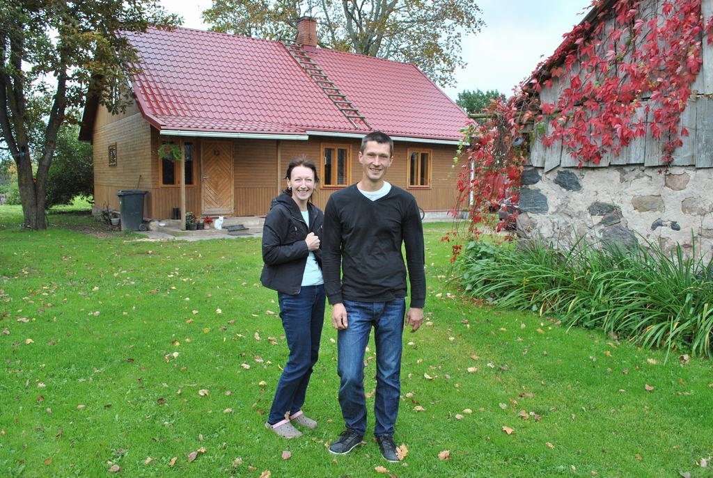 Ar vīra stiprumu un sievas mīlestību. Nekur citur kā Seces pusē savu dzīvi nevar iedomāties Nensija un Mārtiņš Freivaldi.
Autors: Imants Kaziļuns