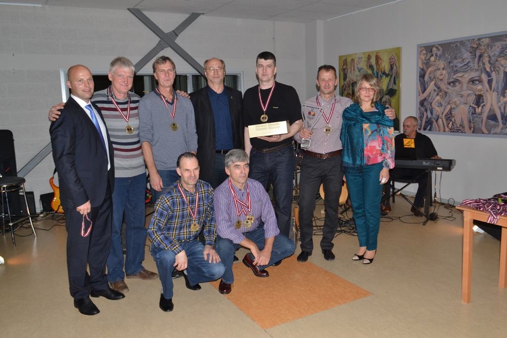 Prieks par uzvaru. Aizkraukles vīru basketbola komanda “Askrādes” sacensībās ieguva pirmo vietu.
Autors: Ginta Grincēviča