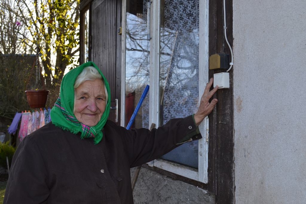 JāIzvēlas līdz 15. decembrim. Dzidra Kārkliņa Sērenes pagastā vēl nav izlēmusi, kāds piedāvājums viņai būtu izdevīgākais.

Autors: Imants Kaziļuns