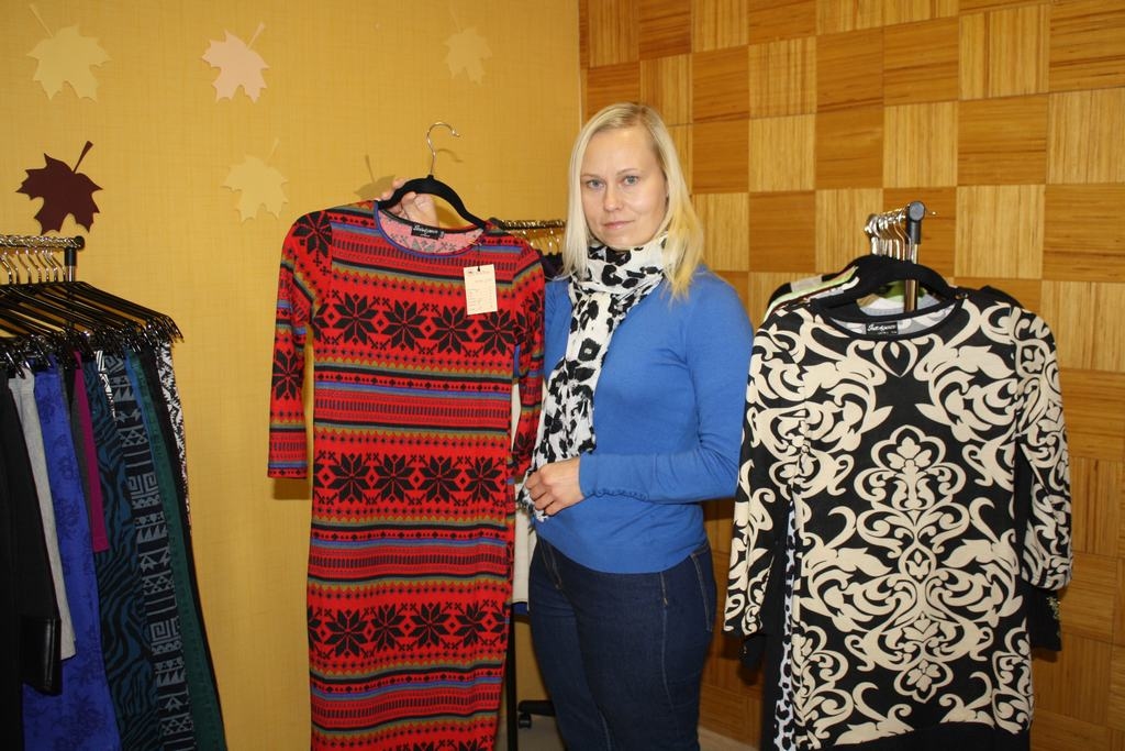 AUSEKLĪŠI ARĪ KLEITĀ. Veikala “Selebra” īpašniece Anita Šulca teic, ka svarīgi ieklausīties pircēju vēlmēs, kas nākotnē arī veidos veikala piedāvājumu. 
Autors: Evita Apiņa