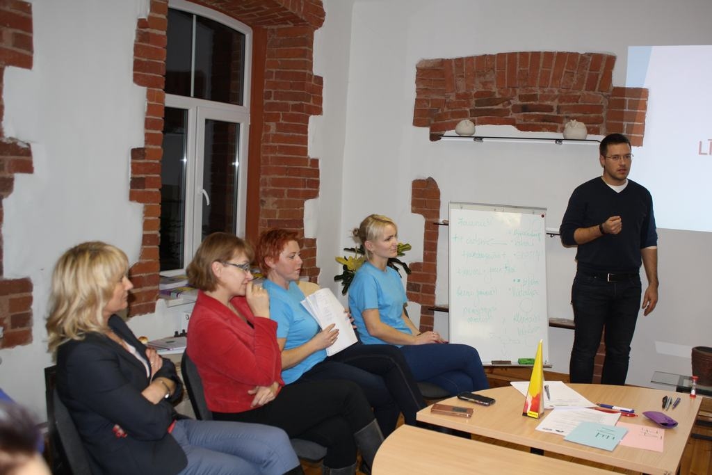 NODERĪGA INFORMĀCIJA. Uldis Dūmiņš saistoši pastāstīja par nevalstisko organizāciju iespējām piesaistīt finansējumu. 
Autors: Sandra Pumpure