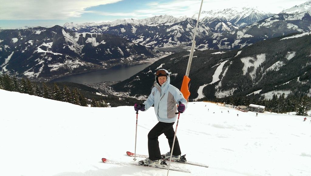 Pēc darba brīvajos brīžos Ingūna Gailīte labprāt nodarbojas ar kalnu slēpošanu un ceļo, bet svētkiem veido konfekšu pušķus un dažādas floristikas kompozīcijas.                                


Autors: no Ingūnas Gailītes albuma