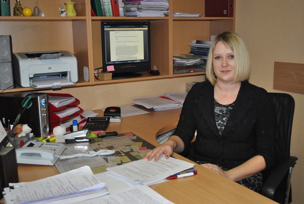 Izvērtē pirkuma likumību. Pašvaldības komisijā darījumiem ar lauksaimniecības zemi darbojas arī Pļaviņu novada domes juriste Ilga Visocka.
Autors: Imants Kaziļuns