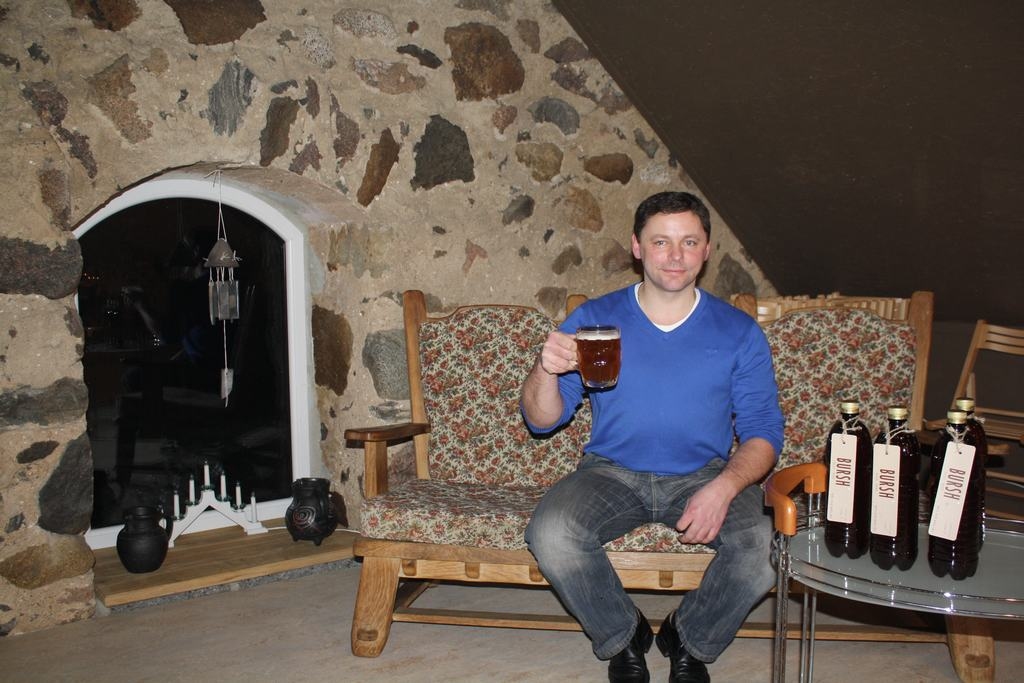 IECERE ATTAISNOJUSIES — tā par alus ražošanas ideju teic uzņēmējs Mārtiņš Daģis. 