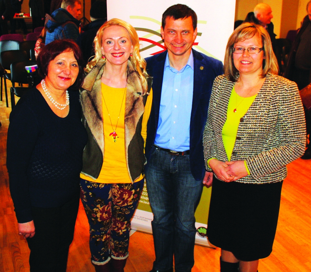 Biškopji — Irēna Upmale (no kreisās), Iveta Kraševska, Armands Krauze un Gunta Otto. 