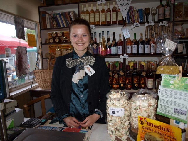 Mājražotāja Ieva Šnepste. Veikalā 