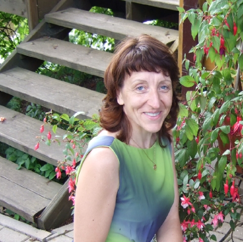 Ilona Rauza, skolotāja Sunākstes un Daudzeses pamatskolā, Sunākstes mazpulka vadītāja.