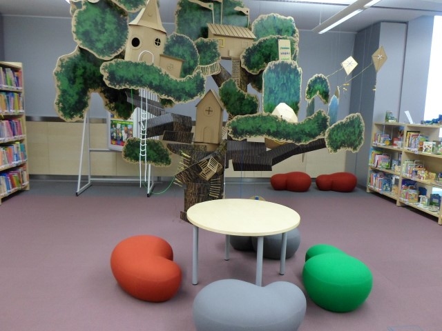 PIEVILCĪGS UN KRĀŠŅS. Latvijas Nacionālās bibliotēkas Bērnu literatūras centrā regulāri notiek pasākumi ģimenēm un bērniem. 
Autors: Ināra Sudare