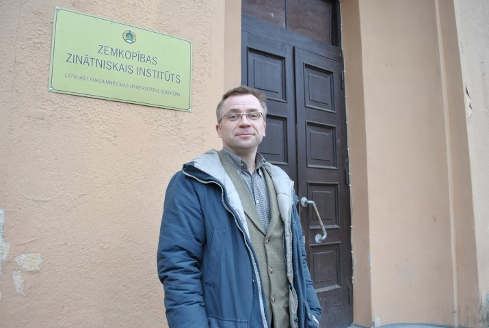 Jau trešo gadu. Aivars Jermušs Skrīveru ZZI vada kopš 2013. gada un ar LLU Senāta sēdes lēmumu apstiprināts direktora amatā līdz 2018. gada 18. februārim.
Autors: Imants Kaziļuns