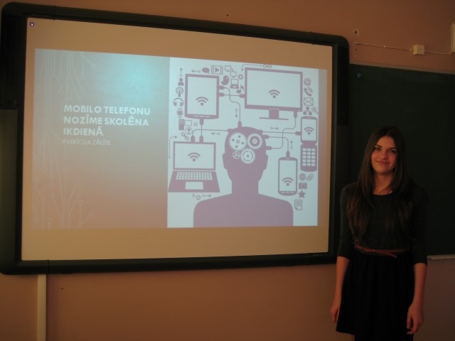 PAGŪST VISU. A. Upīša Skrīveru vidusskolas skolniece Patrīcija Zālīte šajā konkursā ieguva pirmo vietu un tajā pašā dienā startēja informātikas olimpiādē, kurā arī uzvarēja.
Autors: Astra Jansone 