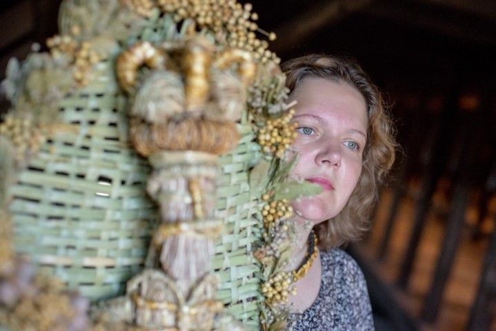 Savdabība. Lietuviešu mākslinieces Viktorijas Bitinaites-Stankevi darbi izceļas ar atšķirīgo rokrakstu.
Autors: Publicitātes foto