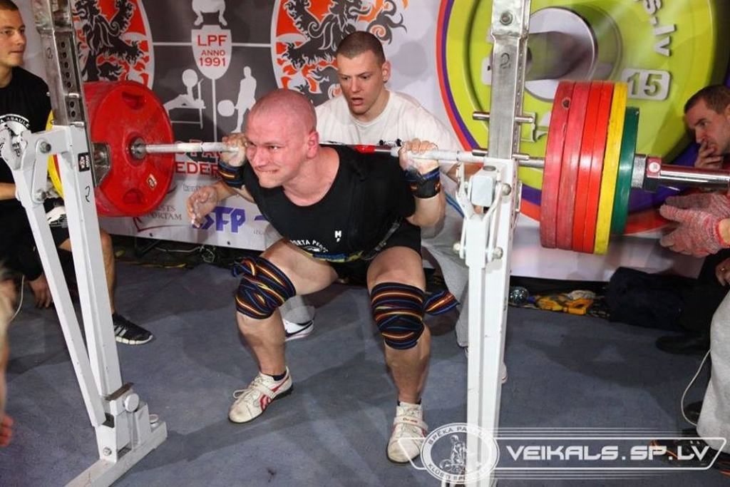 JAUNI REKORDI. Startē Marks Riekstiņš. 

Autors: no Latvijas Pauerliftinga federācijas arhīva