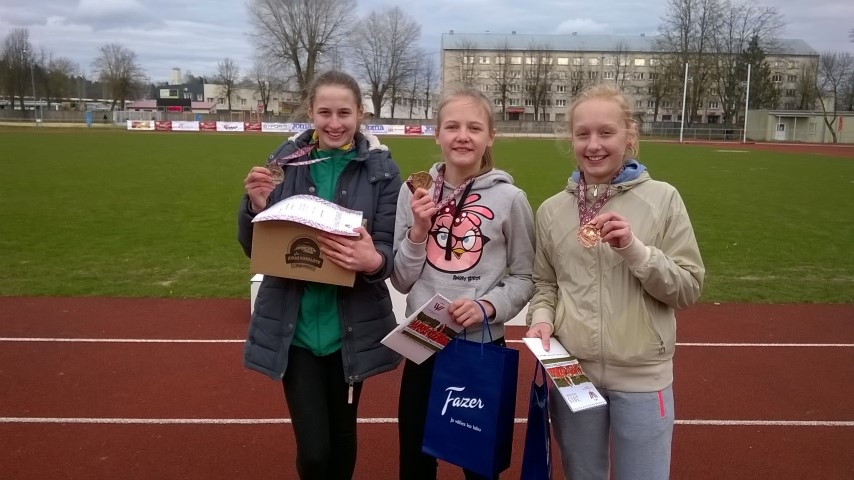 Triumfa prieks. Trenera Viktora Ņuhtiļina audzēknes Līna Gražule (no kreisās), Natālija Zeica un Megija Čakste.


Autors: Triumfa prieks. Trenera Viktora Ņuhtiļina audzēknes Līna Gražule (no kreisās), Natālija Zeica un Meg