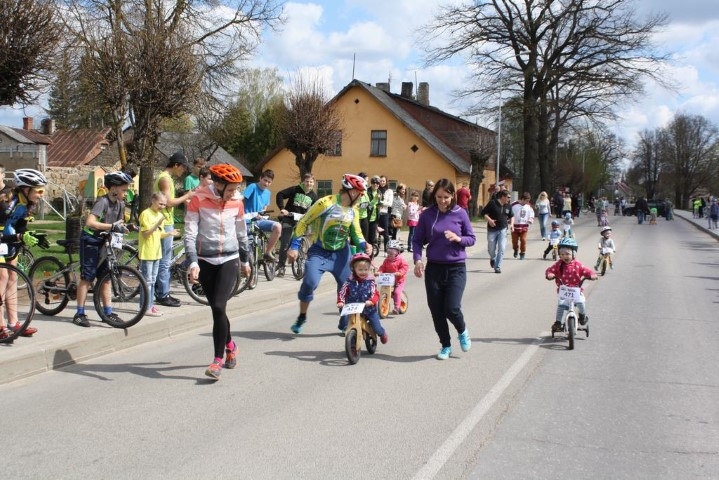KURŠ ĀTRĀK — bērni vai vecāki?