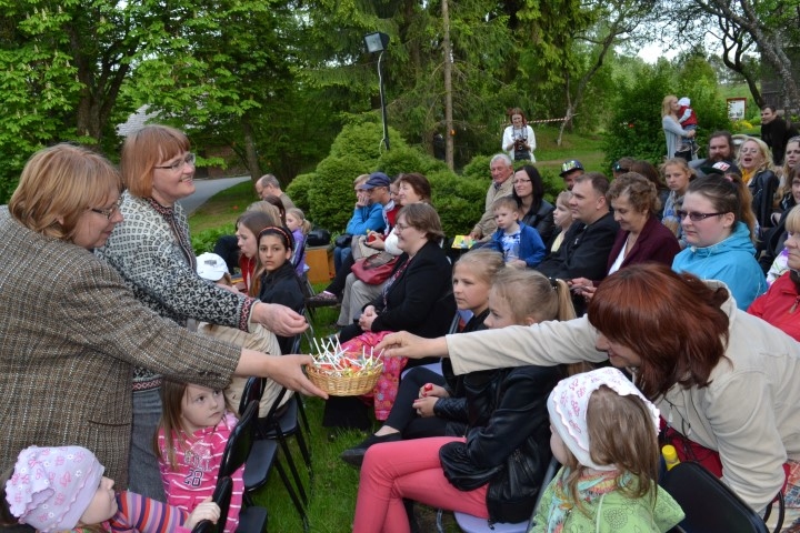 Interesentu netrūkst. Pasākums “Kalna Ziedos” pagājušā gada maijā.               
Autors: no “Staburaga” arhīva