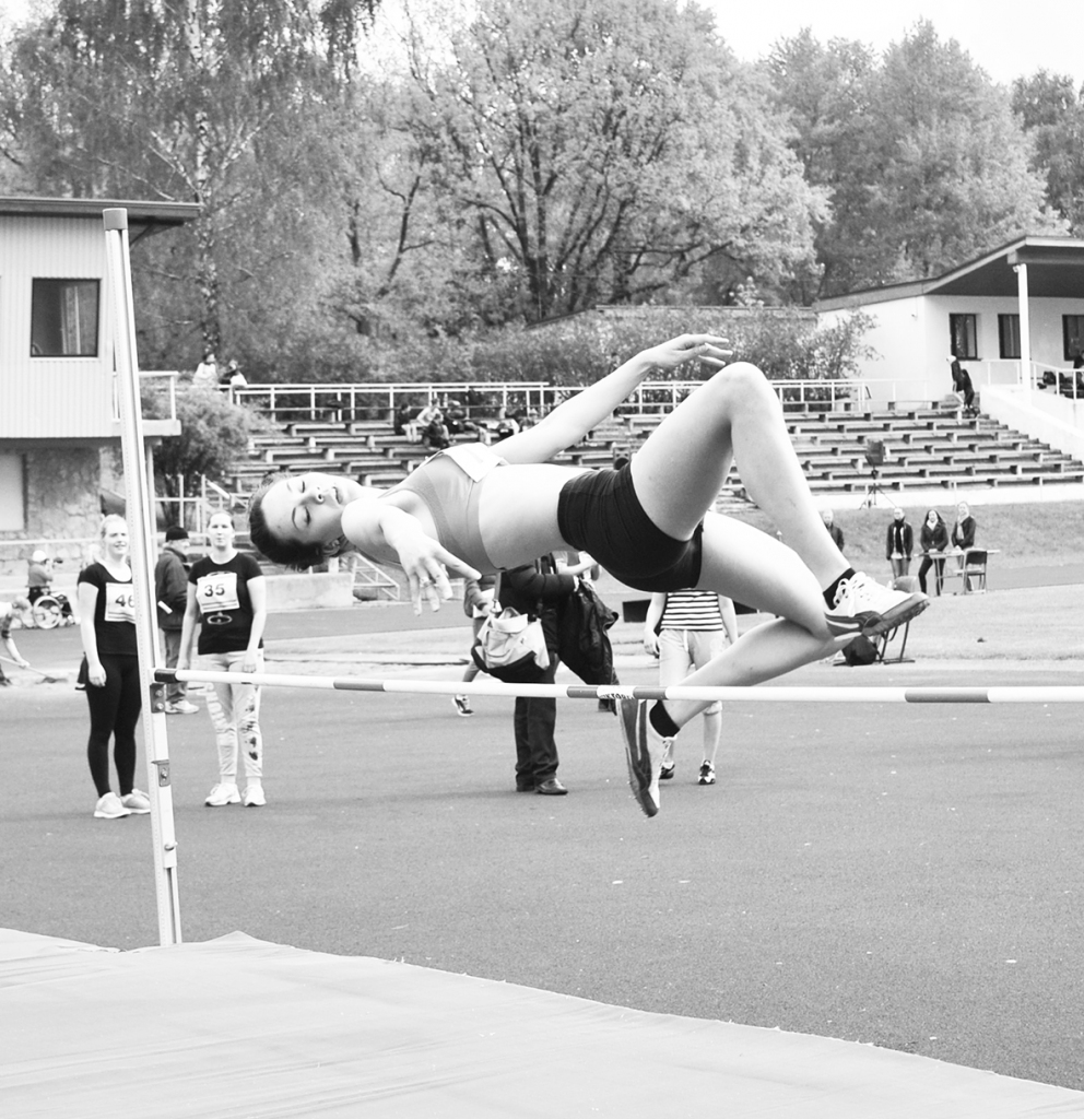 LĒCIENS AR REZERVĪTI. Jaunjelgaviete Arita Rizga junioru konkurencē izcīnīja pirmo vietu kā augstlēkšanā, tā tāllēkšanā.