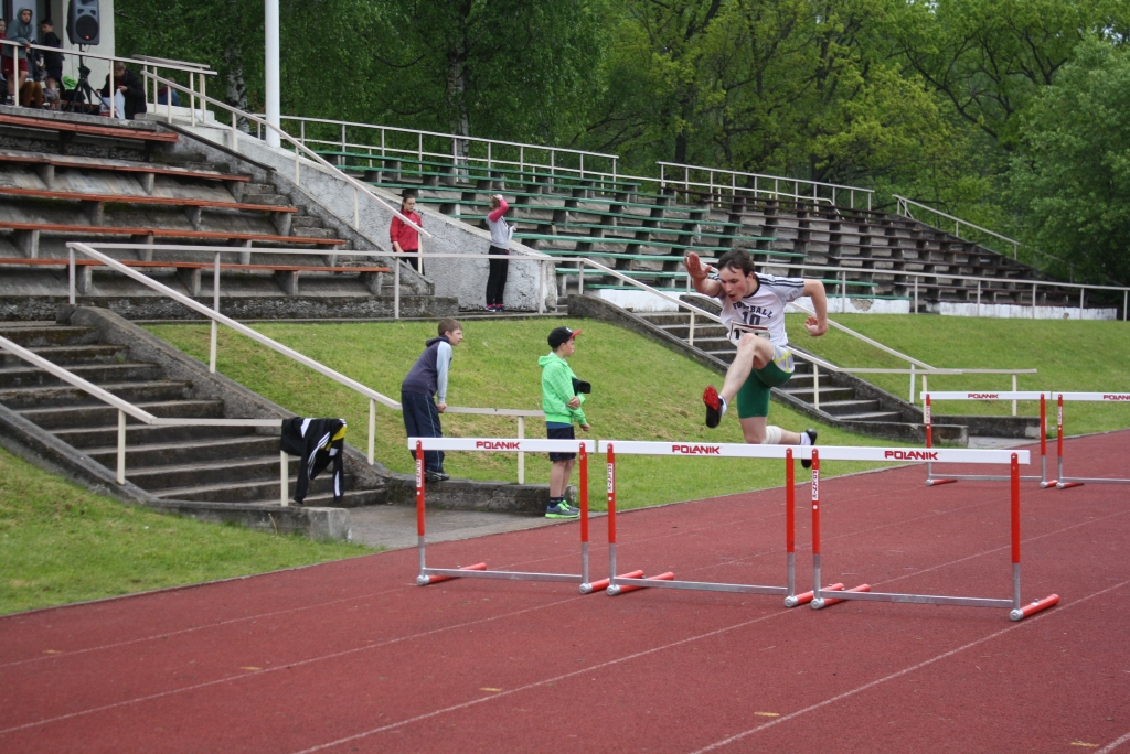 Daudzpusīgs sportists. Armands Gorbačovs sacensību dienā uz goda pjedestāla kāpa četras reizes. Nepārspēts jaunietis bija 100 metru distancē un 100 metru barjerskrējienā. 