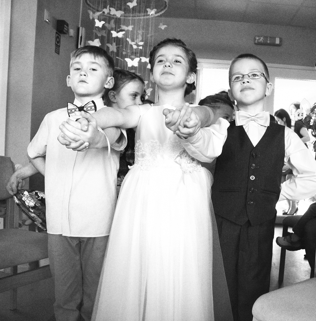 Bērna personības attīstība sākas ģimenē, kur viņā tiek pamanīts un ar mīlestību veidots īpašais. Tas ļauj iegūt stingru mugurkaulu un augstu pašapziņu, kas dzīvē lieti noderēs.                                                                                                                                                                                   
Autors:  Ernesta Treija foto